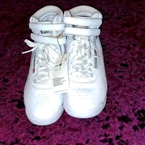 Reebok classic white shoes